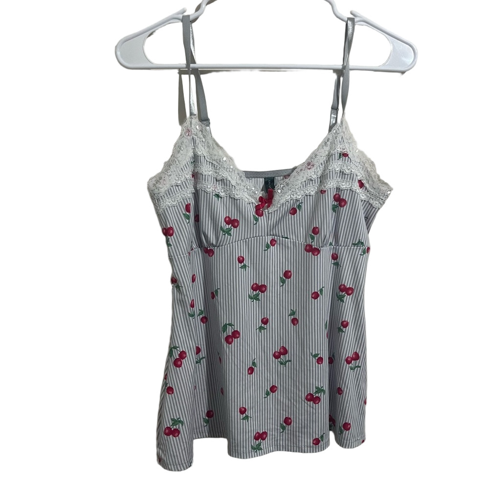 Laura Ashley Tank Top 🍒
